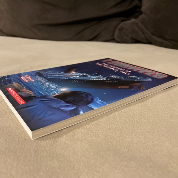 New Set of 3 "I Survived" Paperback Books - Picture 10 of 13